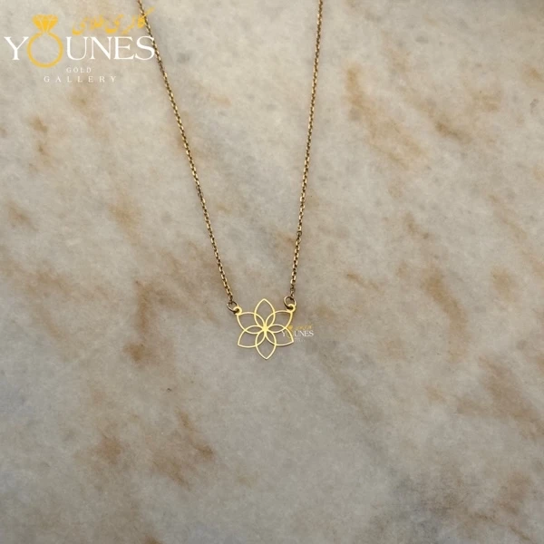 گردنبند طلا گلبرگ